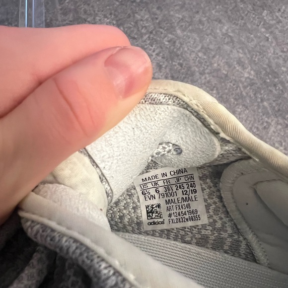 Yeezy Boost 350 V2 'Yeshaya Non-Reflective - Picture 4 of 4